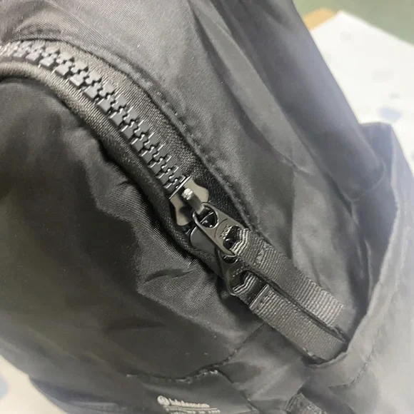 lululemon Everyday Backpack 2.0 23L Backpack - Picture 10 of 11